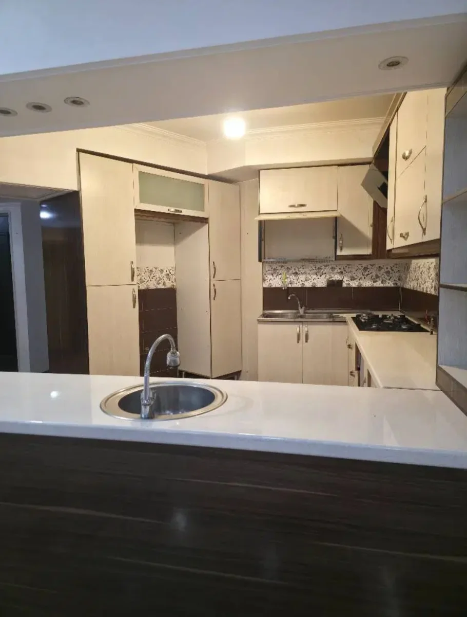 اجاره دربست طبقه بالا/۱۴۰ متر/ صفاییه